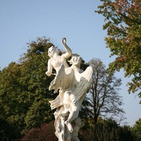 Скульптура в центральной части парка
